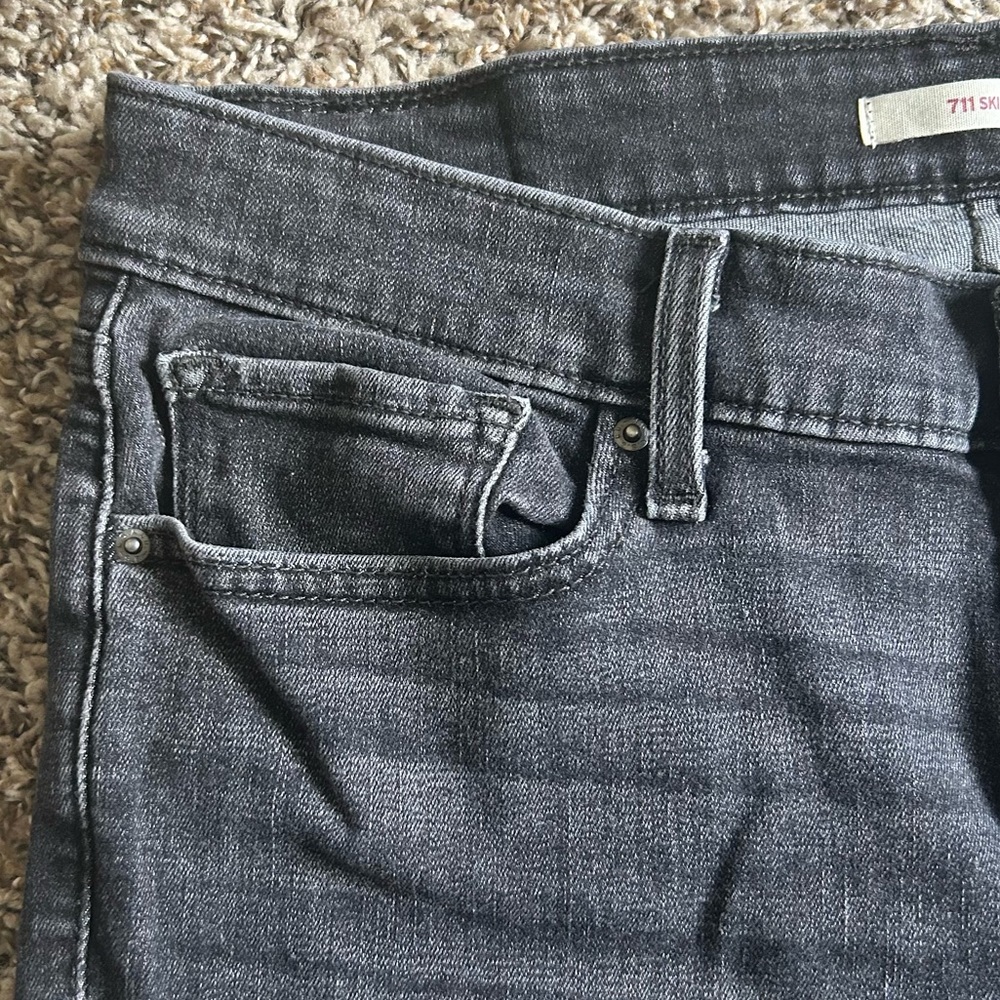 Levi’s 711 Raw Hem Skinny Jeans - Picture 5 of 14
